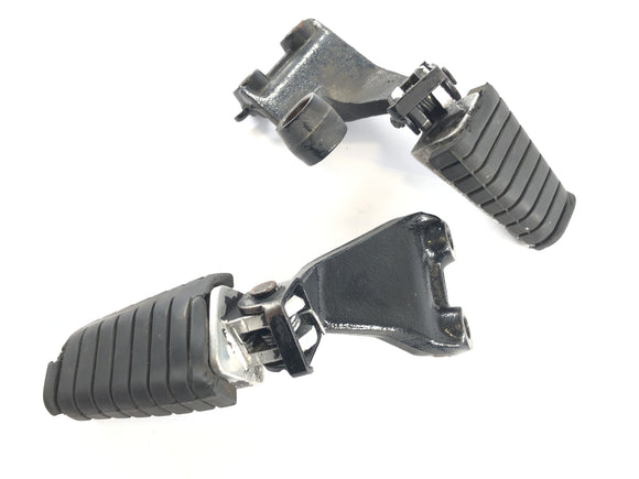 Yamaha v Max 1200 2We [1996]  - 驾驶员的脚踏板，左右脚踏板