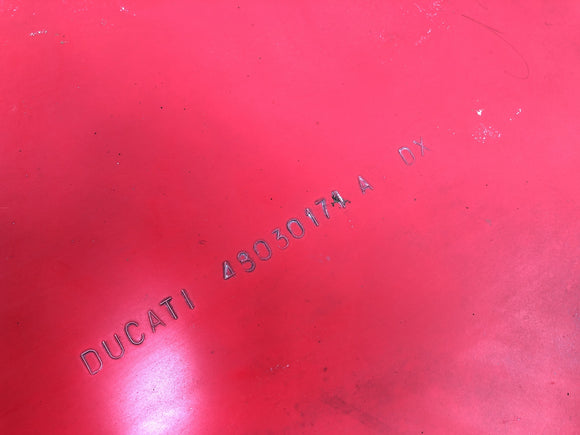 Ducati 900 ss [1991] - parte del lado cubierto a la derecha