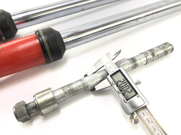 Ducati SL 600 PAVOAH [1982] - Gaffel för gaffelrören 35 mm med axel