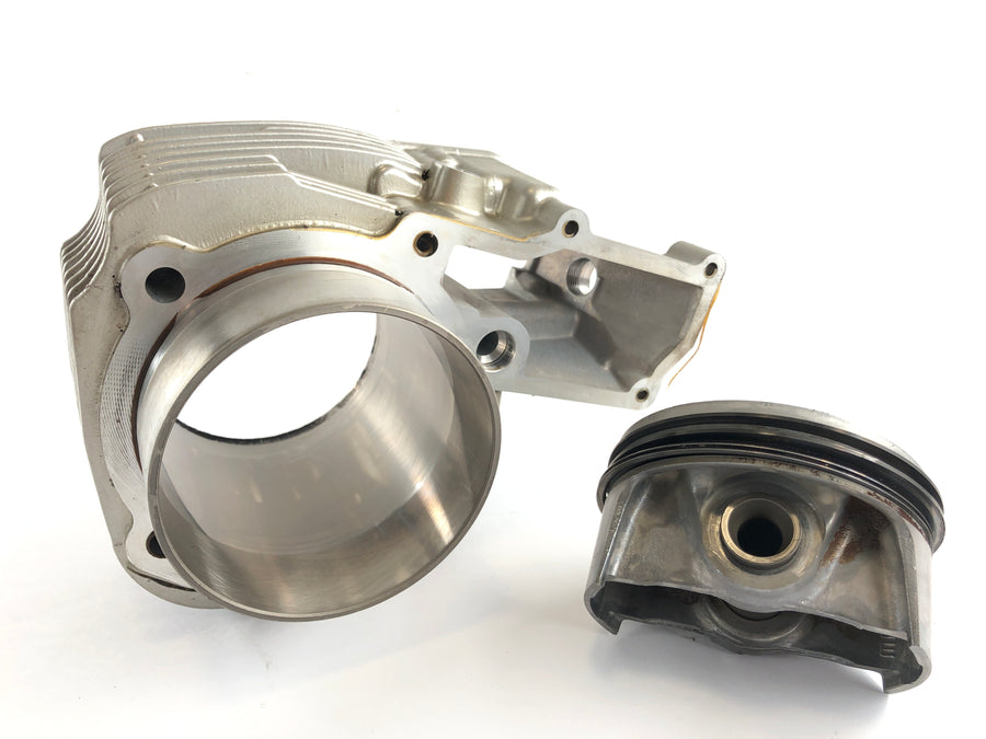 BMW R 1100 GS [1990]  - 右边有活塞的气缸