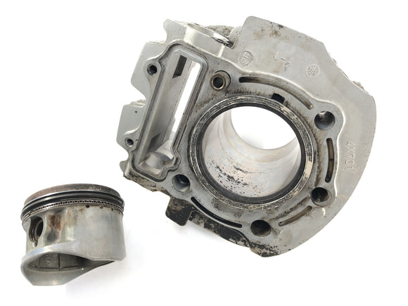 Yamaha XV 750 5G5 [1982] - цилиндр с поршнями сзади