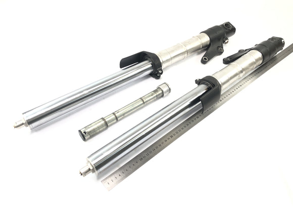 Triumph Speed ​​Triple T509 [1998] - Telescopische vork met as