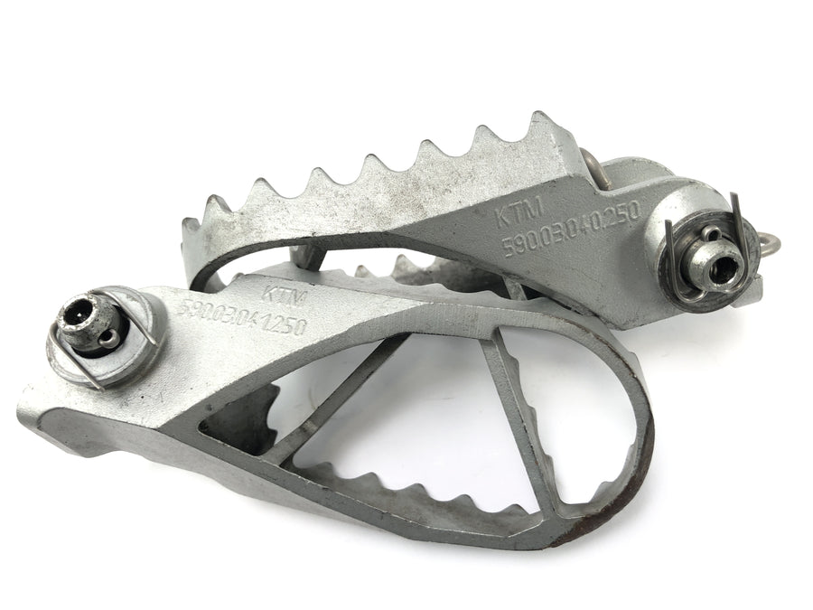 KTM 690 SM Prestige [2007] - Firests Footrests a la izquierda y derecha