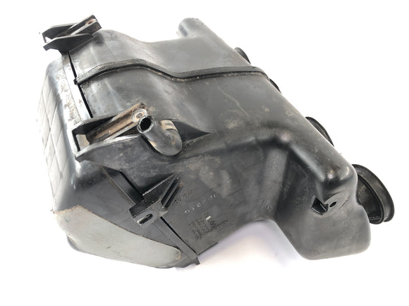 Suzuki GSX-R 1100 W GU75 C [1994] - skříň vzduchového filtru systém airbox pouzdro vzduchového filtru