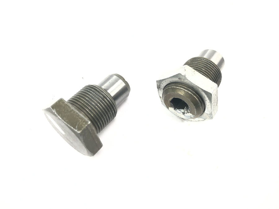 Suzuki Intruder VL 1500 AL [2000] - kääntövarren akselin kääntövarren pultti