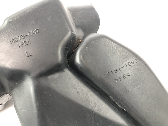 Kawasaki ZX 12 R ZXT20A [2001] - Kanał powietrzny Ramowy układ dolotu powietrza