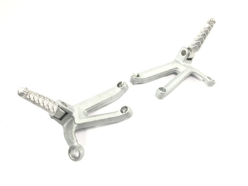 Aprilia RSV 1000 R [2004] - Soziusfußrasten mit Halter Fußrastenanlage hinten links und rechts