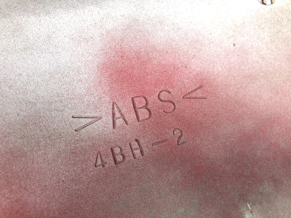 Yamaha GTS 1000 4FV [1997] - Takapaneelin sivupaneeli oikea paneeli punainen