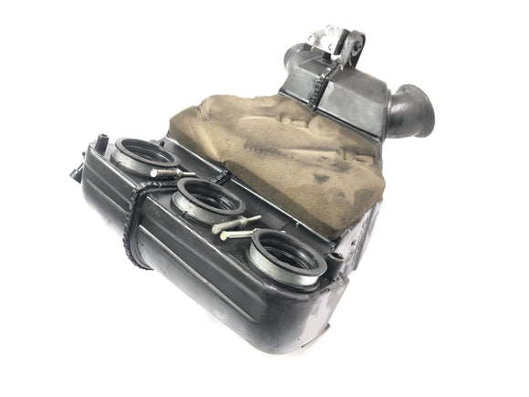 Triumph Speed ​​​​Triple T509 [1998] - Ilmansuodatinkotelon ilmalaatikko