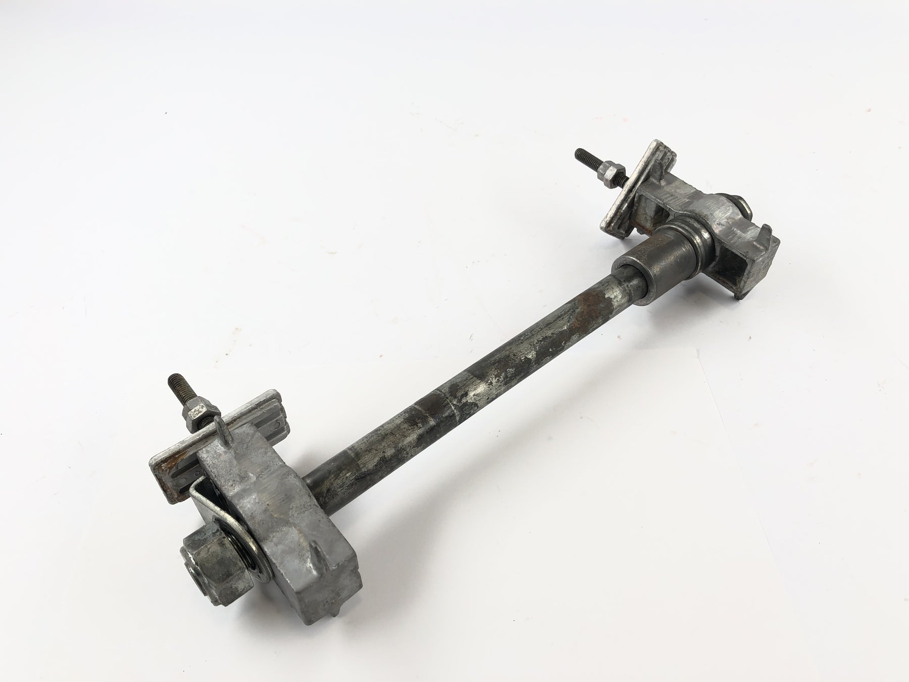 Honda CBR 1000 F SC24 [1991] - Rear axle with chain tensioner