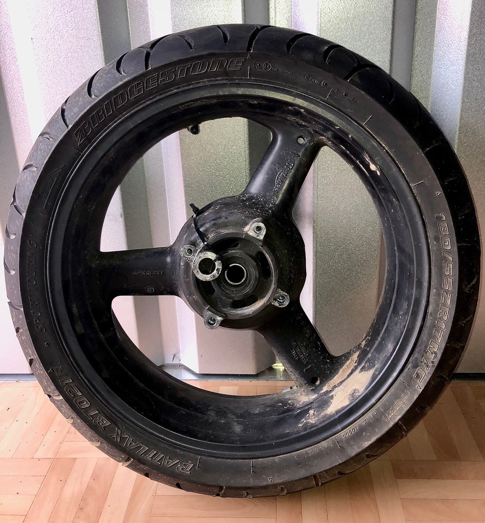 Triumph Daytona 955i T595N [2001] - Rear wheel rim Rear wheel rim