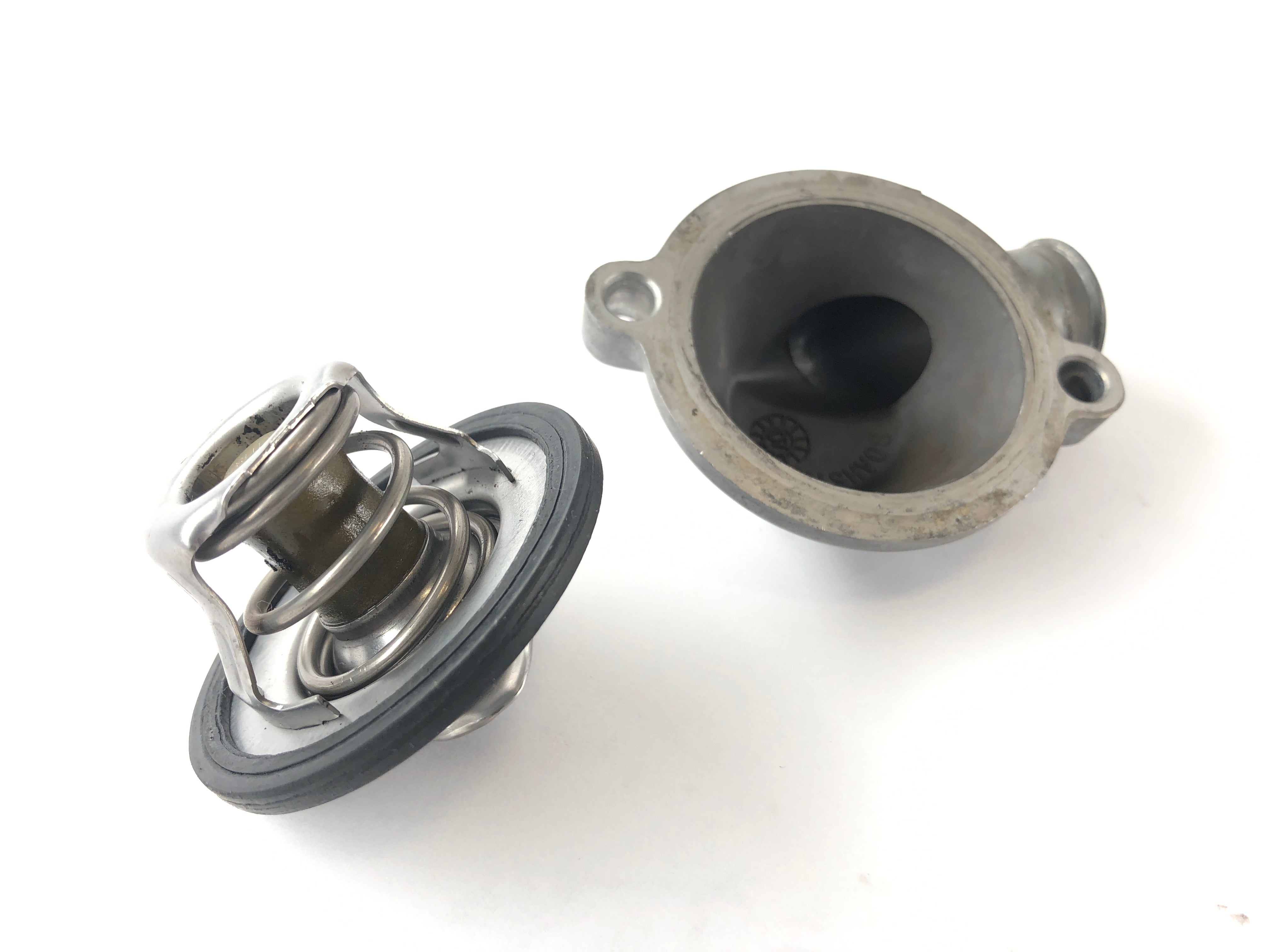 Triumph Street Triple R 675 D67LD [2008] - Thermostat mit Gehäusedeckel