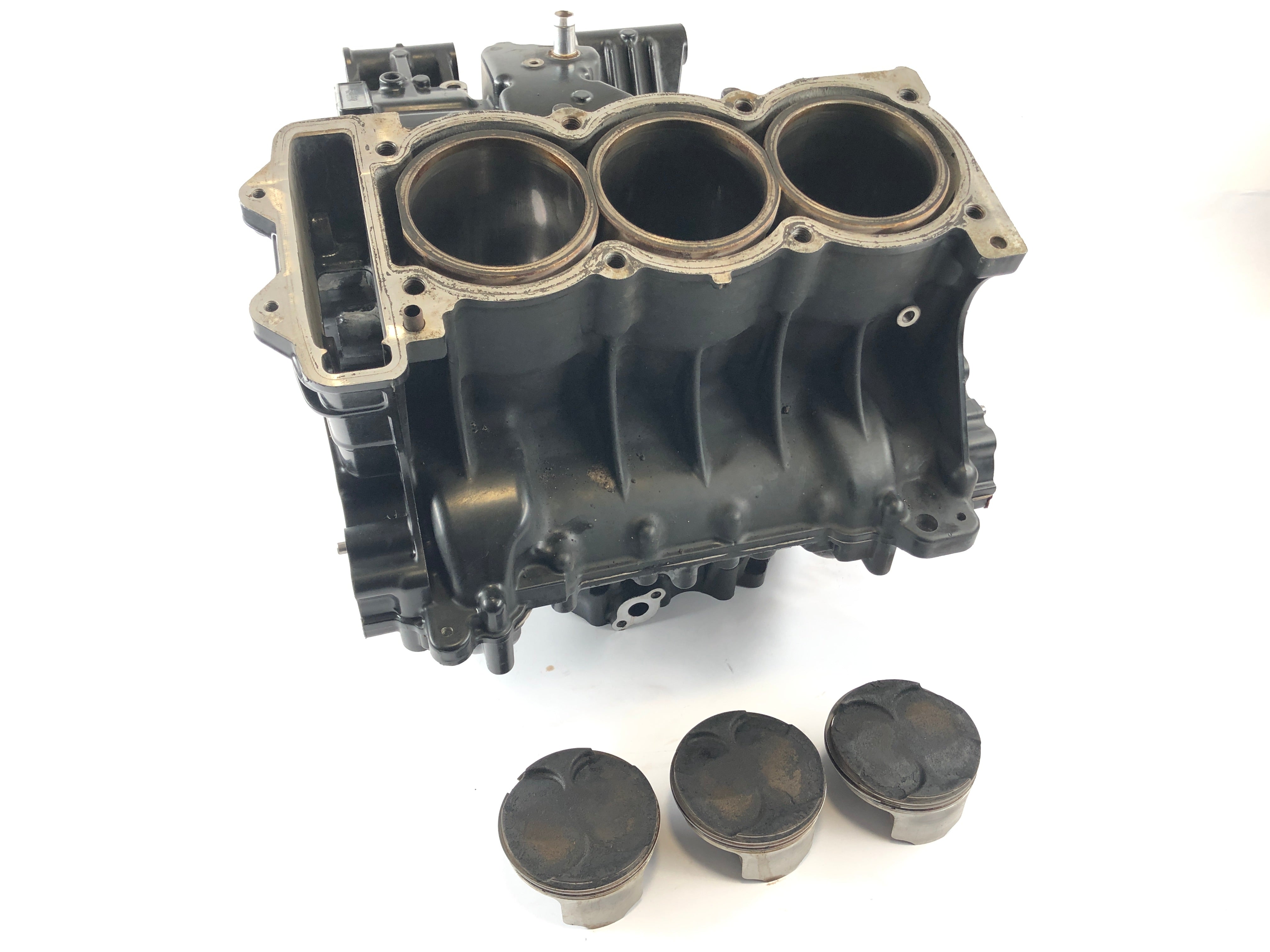 Triumph Speed ​​Triple 1050 515NJ [2006] - Engine housing with cylinder liners and pistons