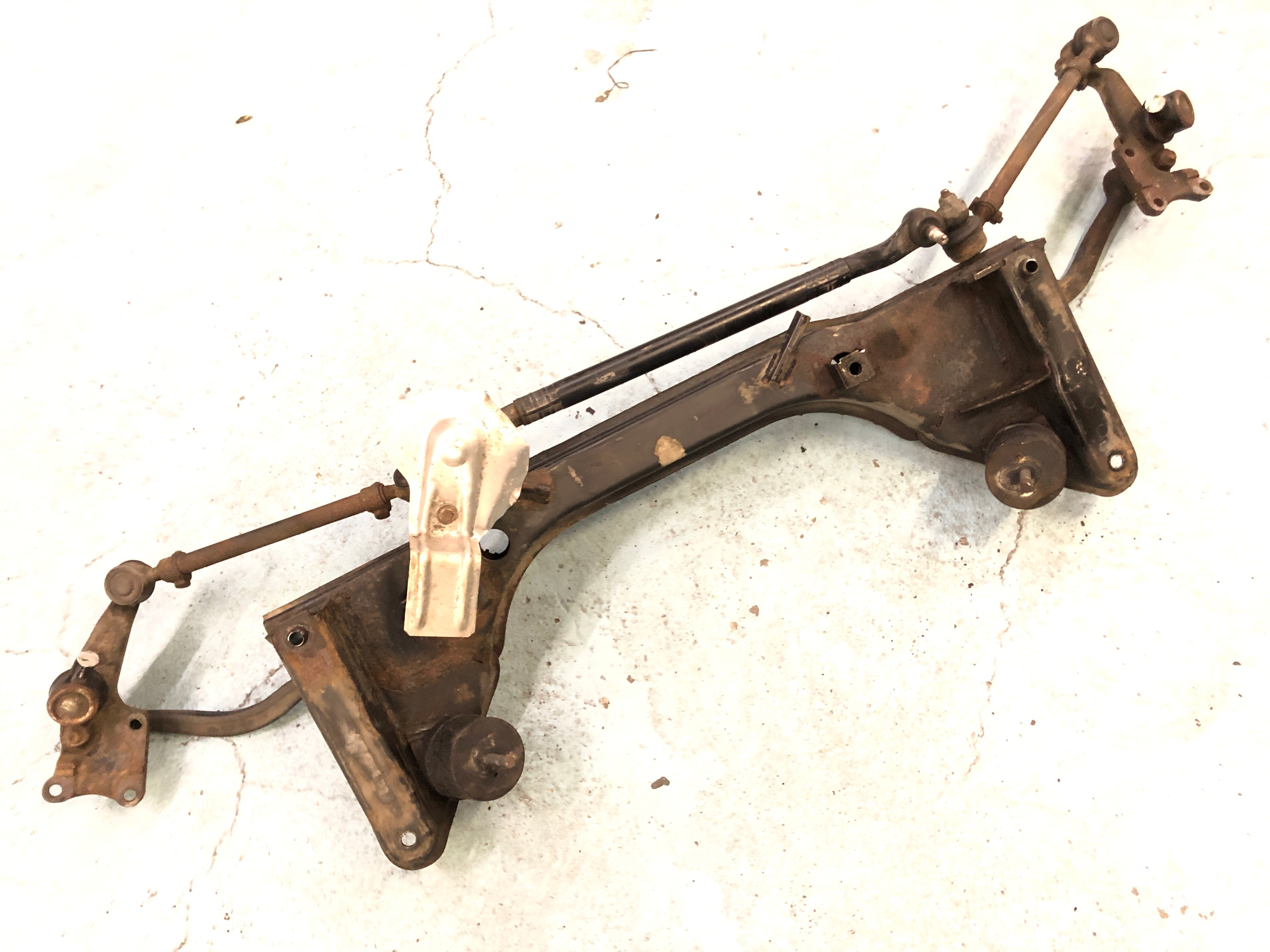 BMW M 535i E28 [1986] - Front axle carrier with tie rods