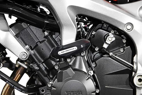 Yamaha 600 Fazer [SW-MOTECH] – frameslijpset