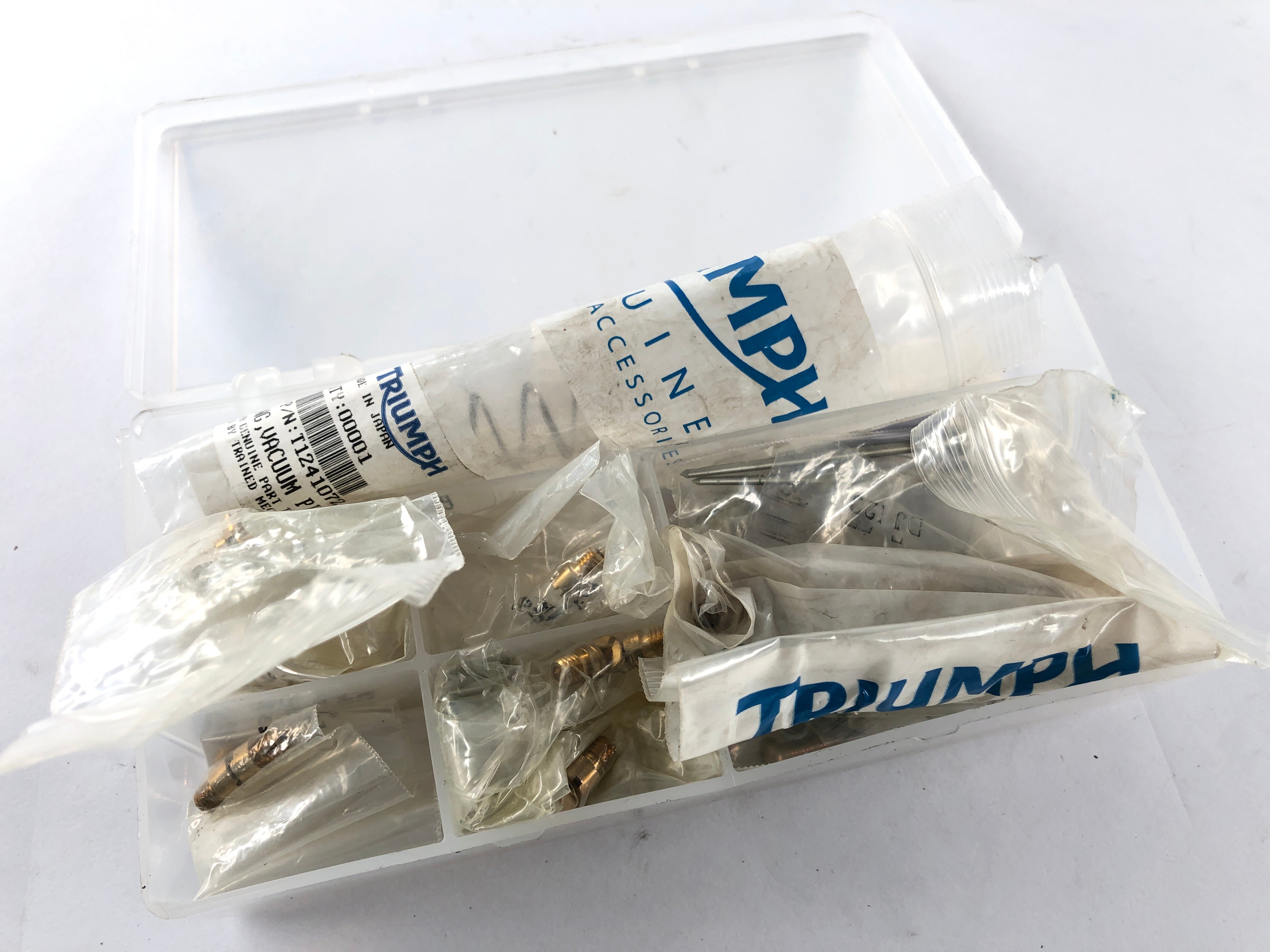 Triumph Thruxton 900 [2004] - Carburettor jets and screws bundle