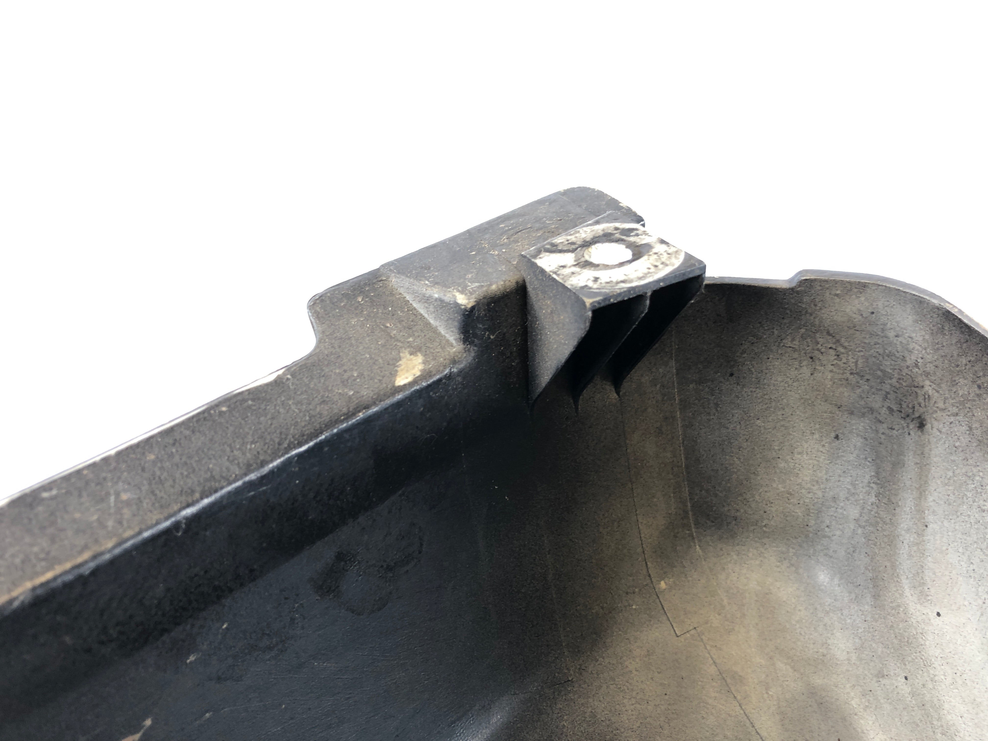 Yamaha XTZ 750 Super Tenere 3LD [1995] - Side panel rear right retaining lug broken off