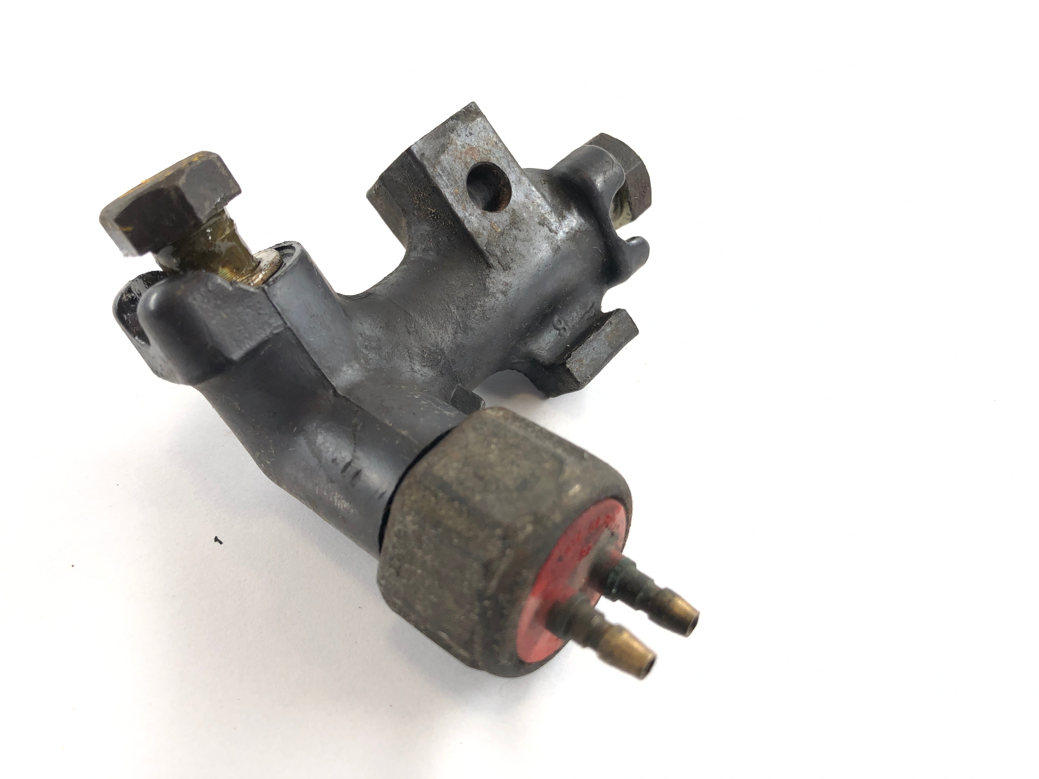 Honda CB 550 F [Super Sport] - brake line distributor brake light switch???