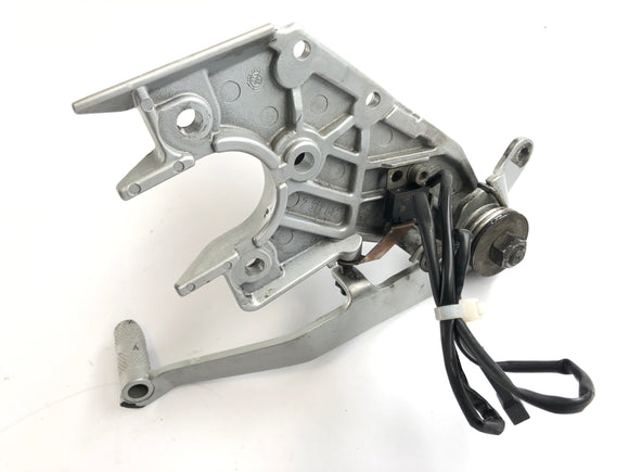 BMW R 1100 R Tipo 259 [1999] - A apoio de pé do motorista com o pedal do freio