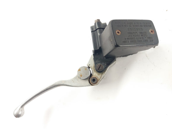 Suzuki GSXR 1100 GV73A [1992] - Rempomp aan de voorkant met remhendel