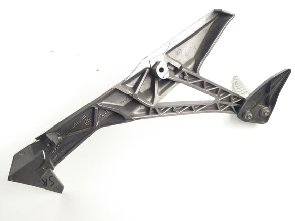 Aprilia RST 1000 Futura [2004] - Pedia's footrest right