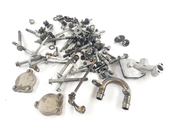 Yamaha YZF 750R 4HN [1995] - Skruer og resterende dele er bundt