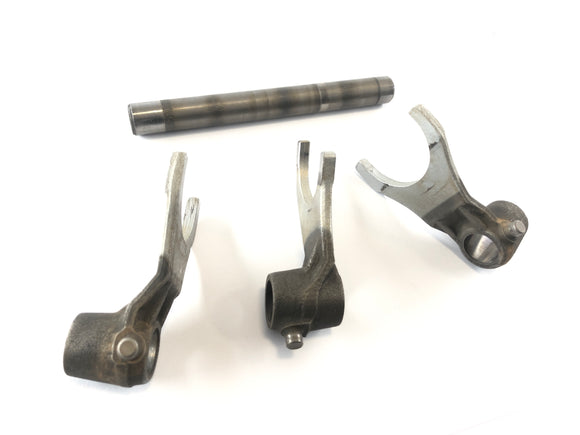 Suzuki Bandit GSF 1200 S WVA9 [2001] - Kytkinhaarukot kytkentäkynnet asetettu