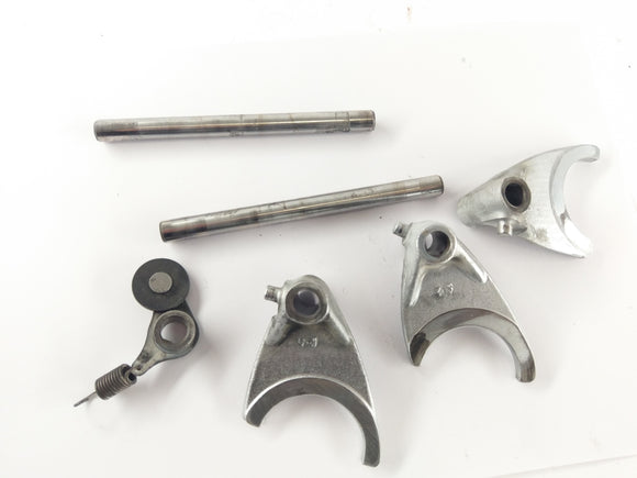 Suzuki GT 750 [1973] - Spínací vidlice přepínací drápy