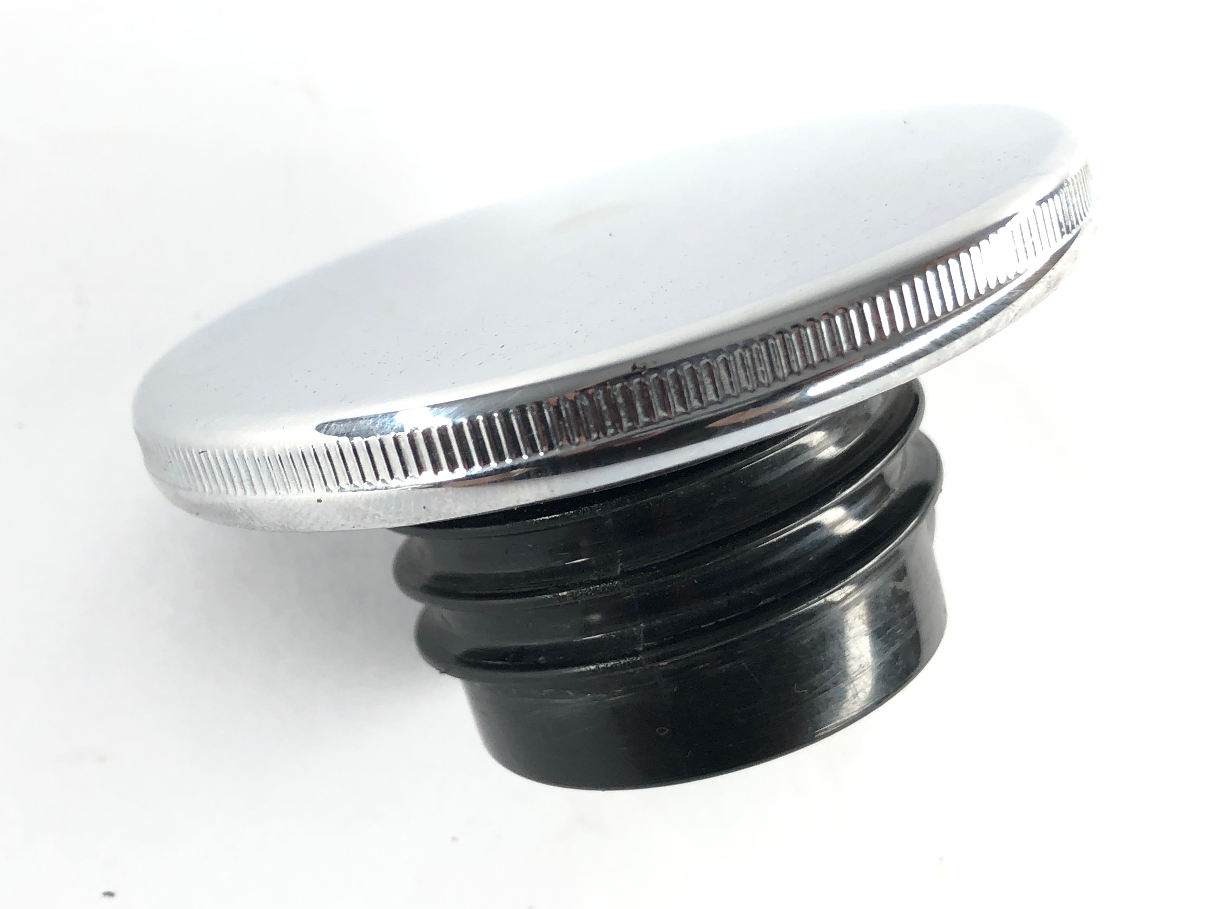 Triumph Thruxton 900 [2004] - fuel cap