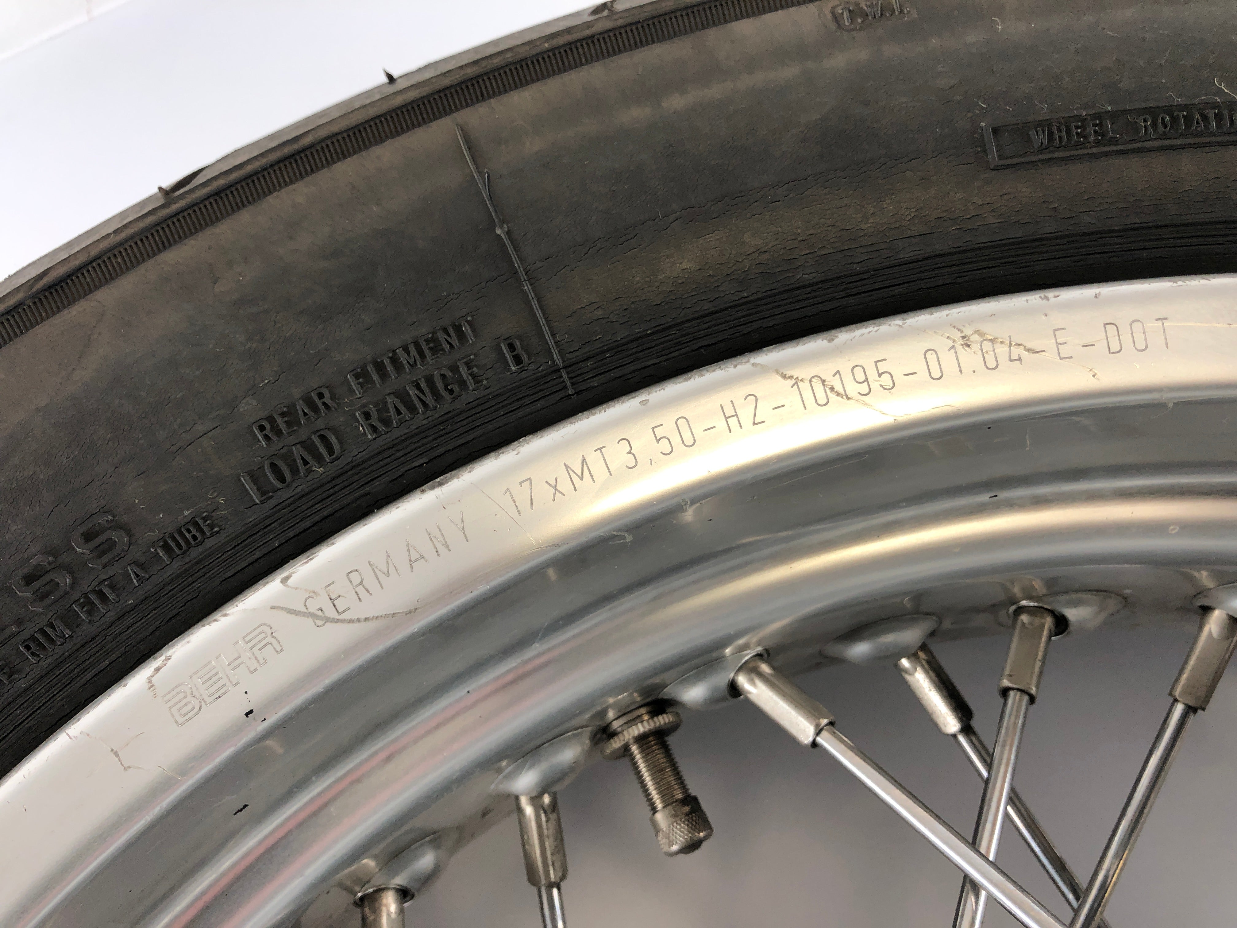 Triumph Thruxton 900 [2004] - Rear wheel rim