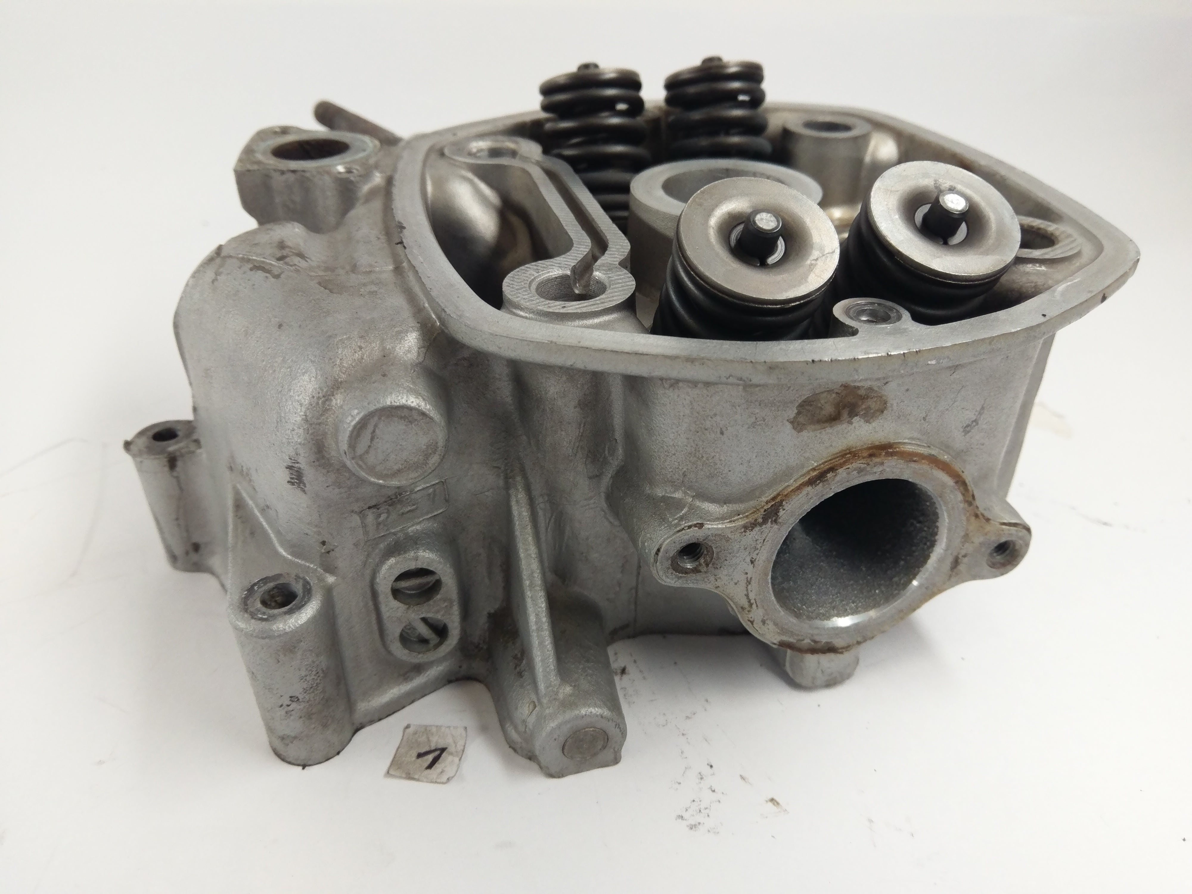 Honda CX 500 E PC06 [1982] - Cylinder head