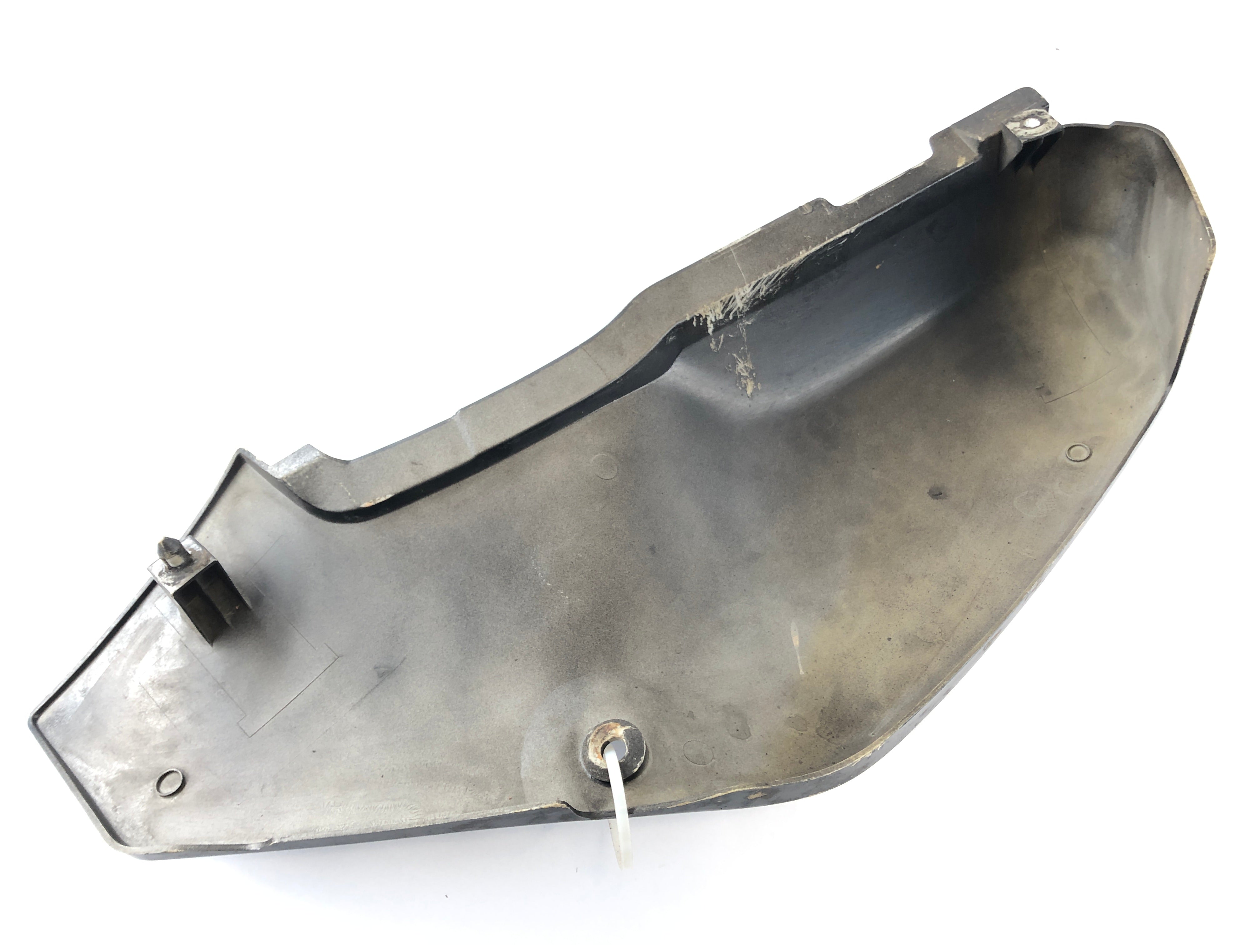 Yamaha XTZ 750 Super Tenere 3LD [1995] - Side panel rear right retaining lug broken off