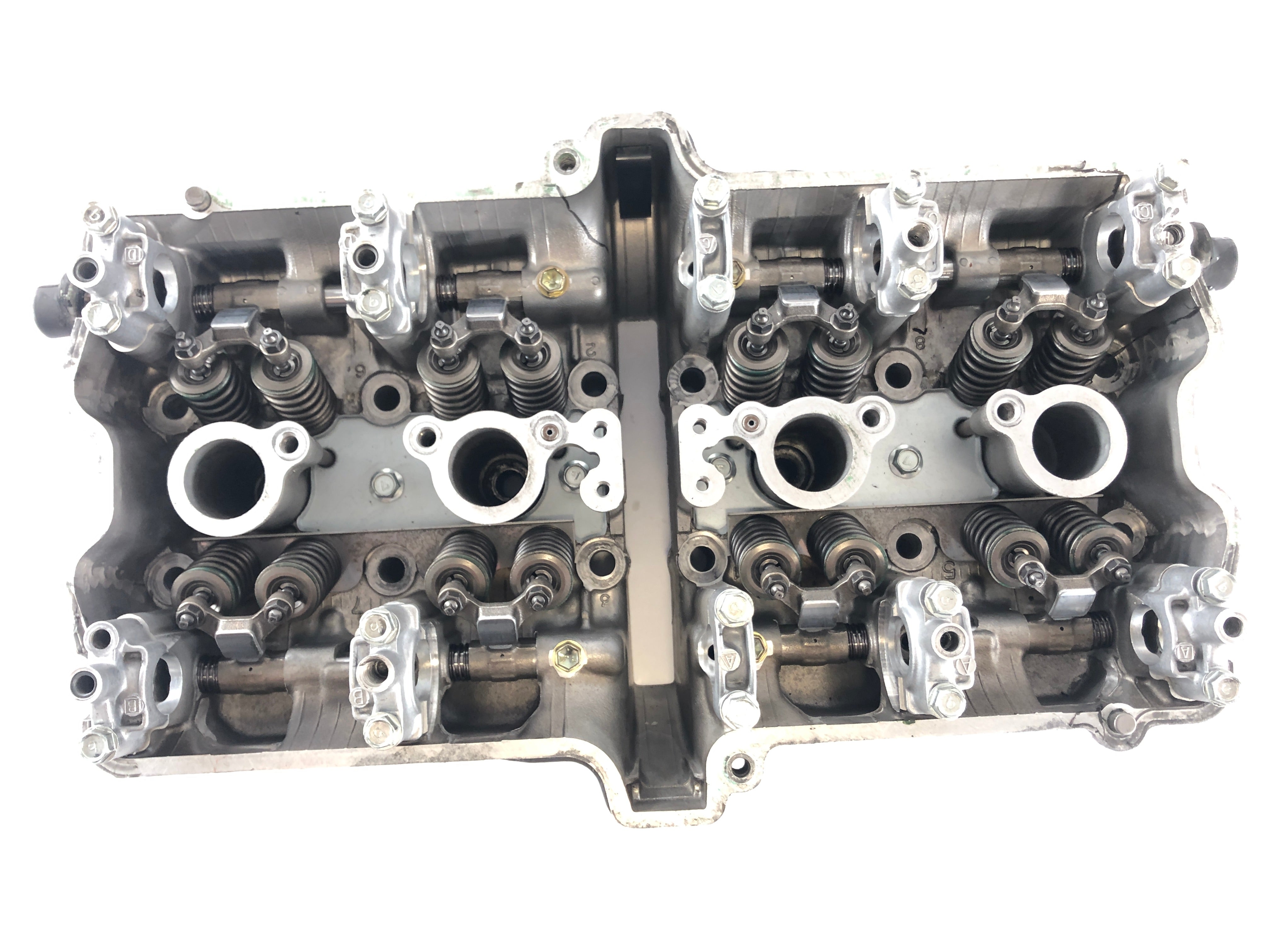 Suzuki GSX-R 1100 GV73B [1991] - Cylinder head