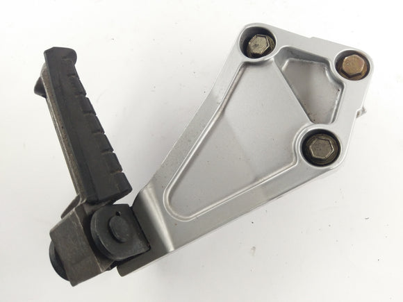 Triumph Trophy 900 T300 [1992] - Soziusfußraste mit Halter rechts