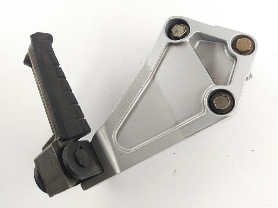 Triumph Trophy 900 T300 [1992] - Passenger footrest with bracket right