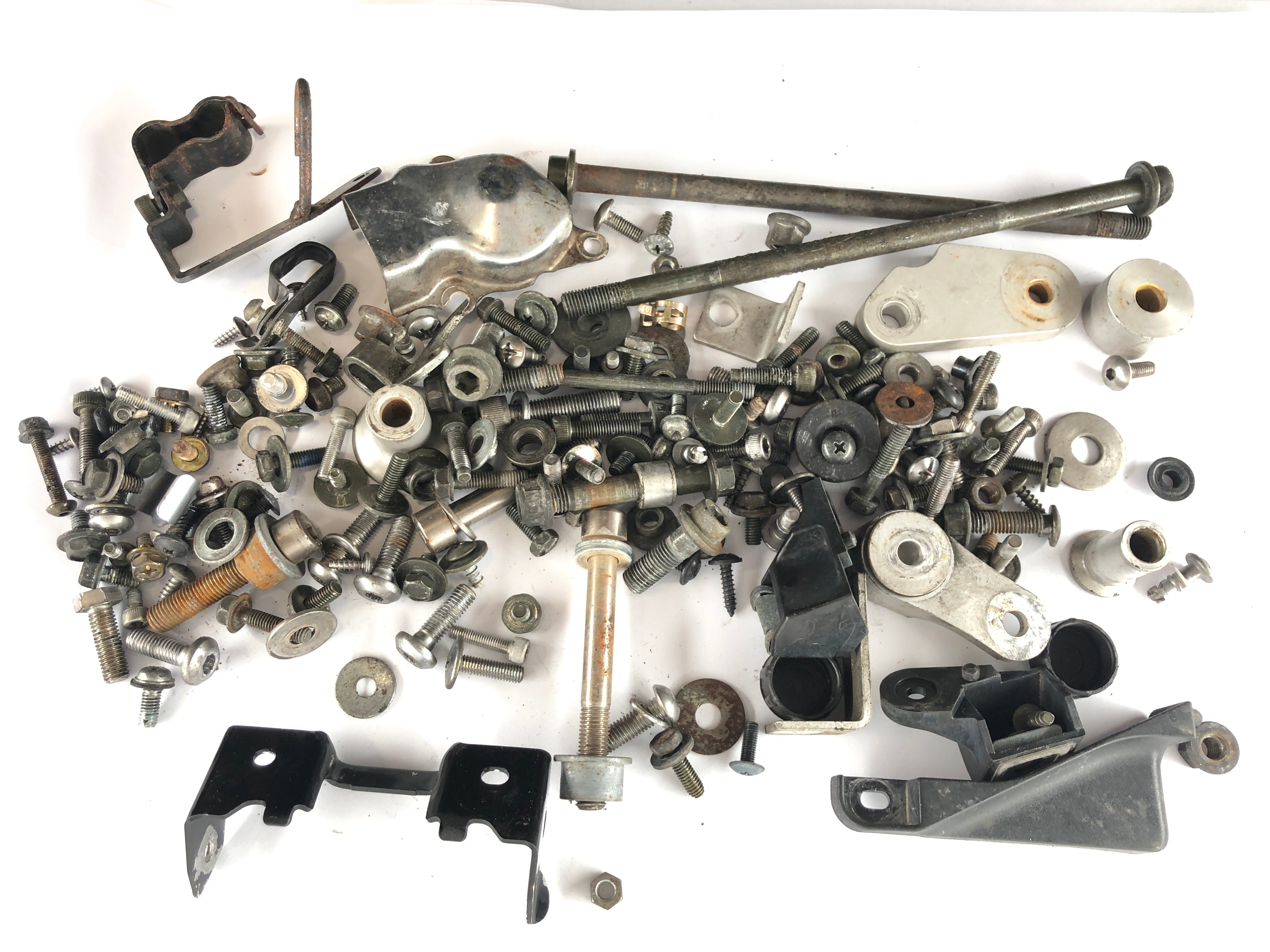 Yamaha YZF R1 RN04 [2000] - Screws and remaining parts bundle