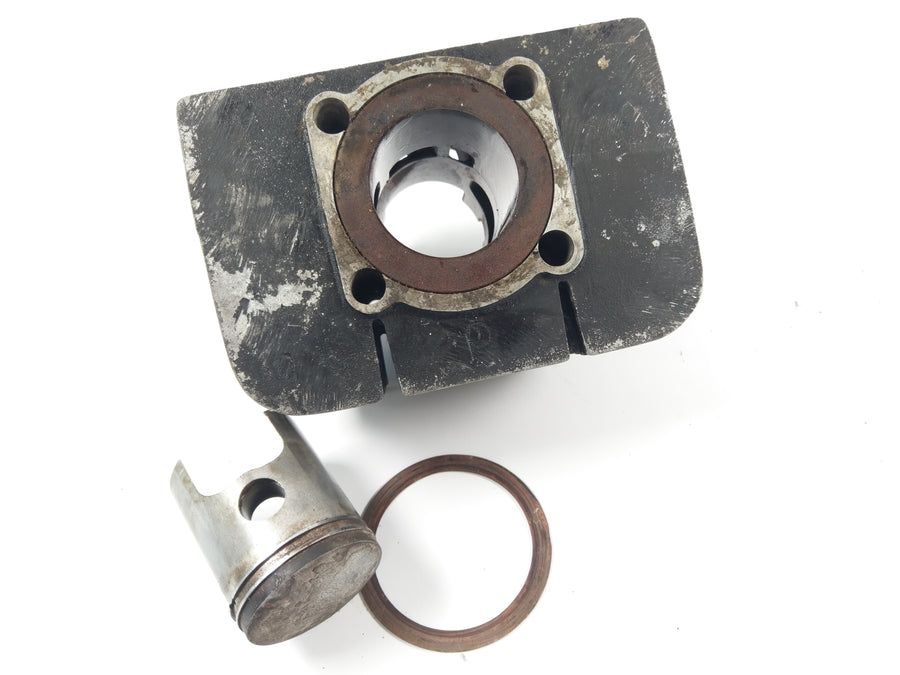 Yamaha RD 250 350 - Tipas 351 352 - Cilindras su stūmokliu