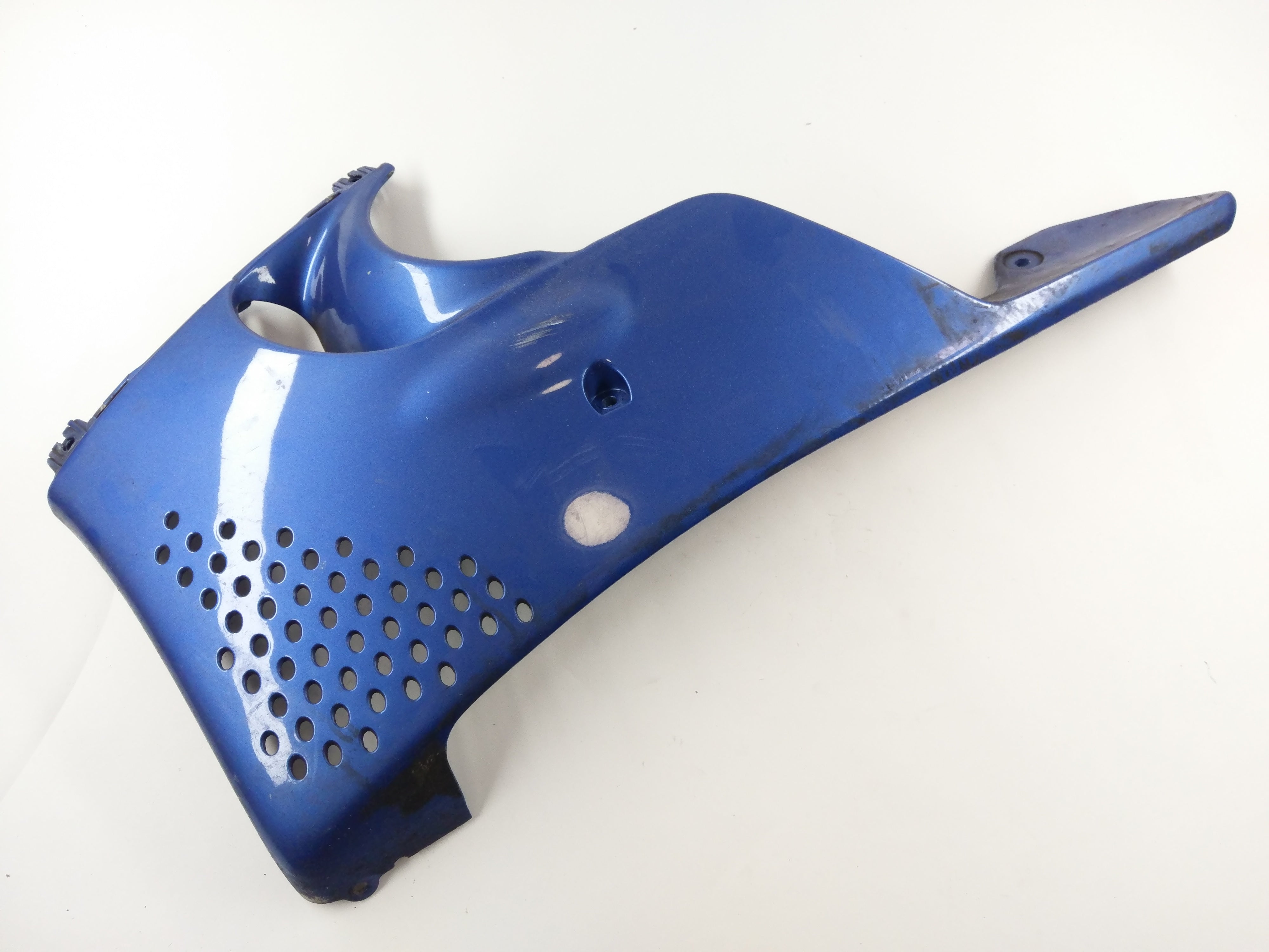 Honda CBR 900 RR SC28 - carénage inférieur gauche carénage bleu quille