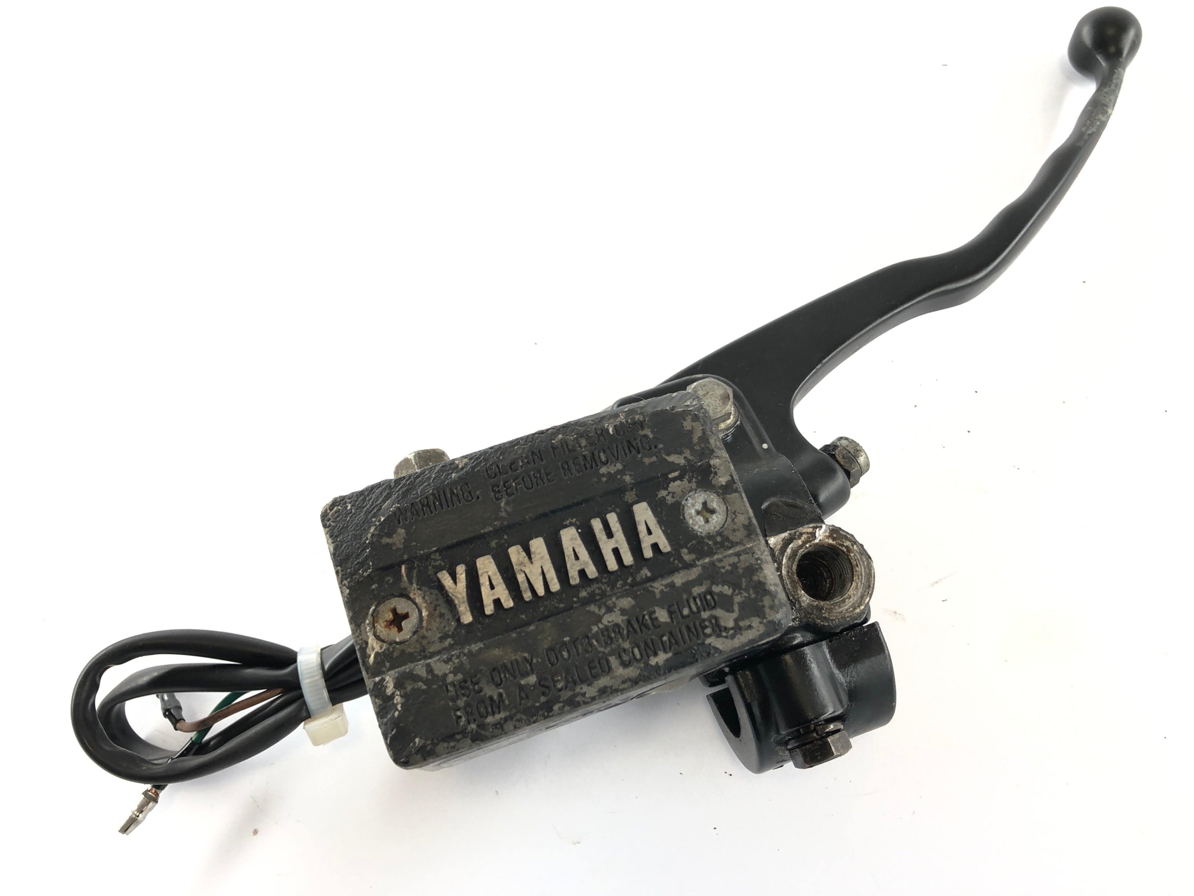 Yamaha XS 650 Tyyppi 447 [1975] - Käsikärkupumppu edessä