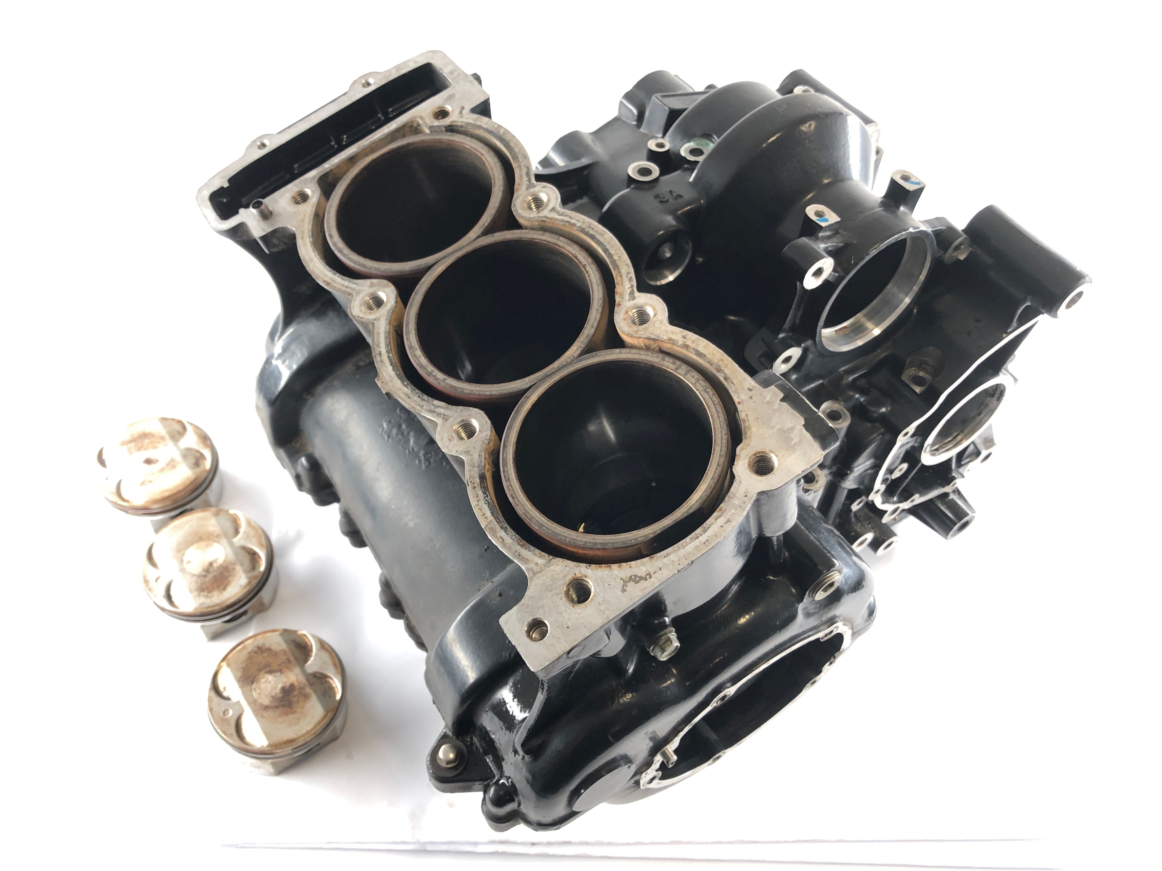 Triumph Speed ​​Triple 955i T509 [1997] - Engine housing with pistons and cylinder liners