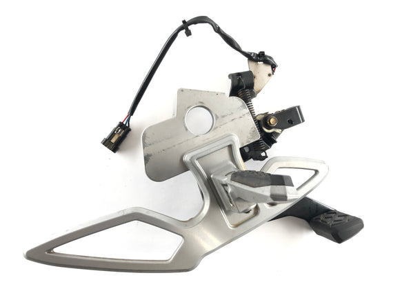 Can on the Spyder SM5 [2009] - Footrest del pilota a sinistra con pedale per il freno di stazionamento