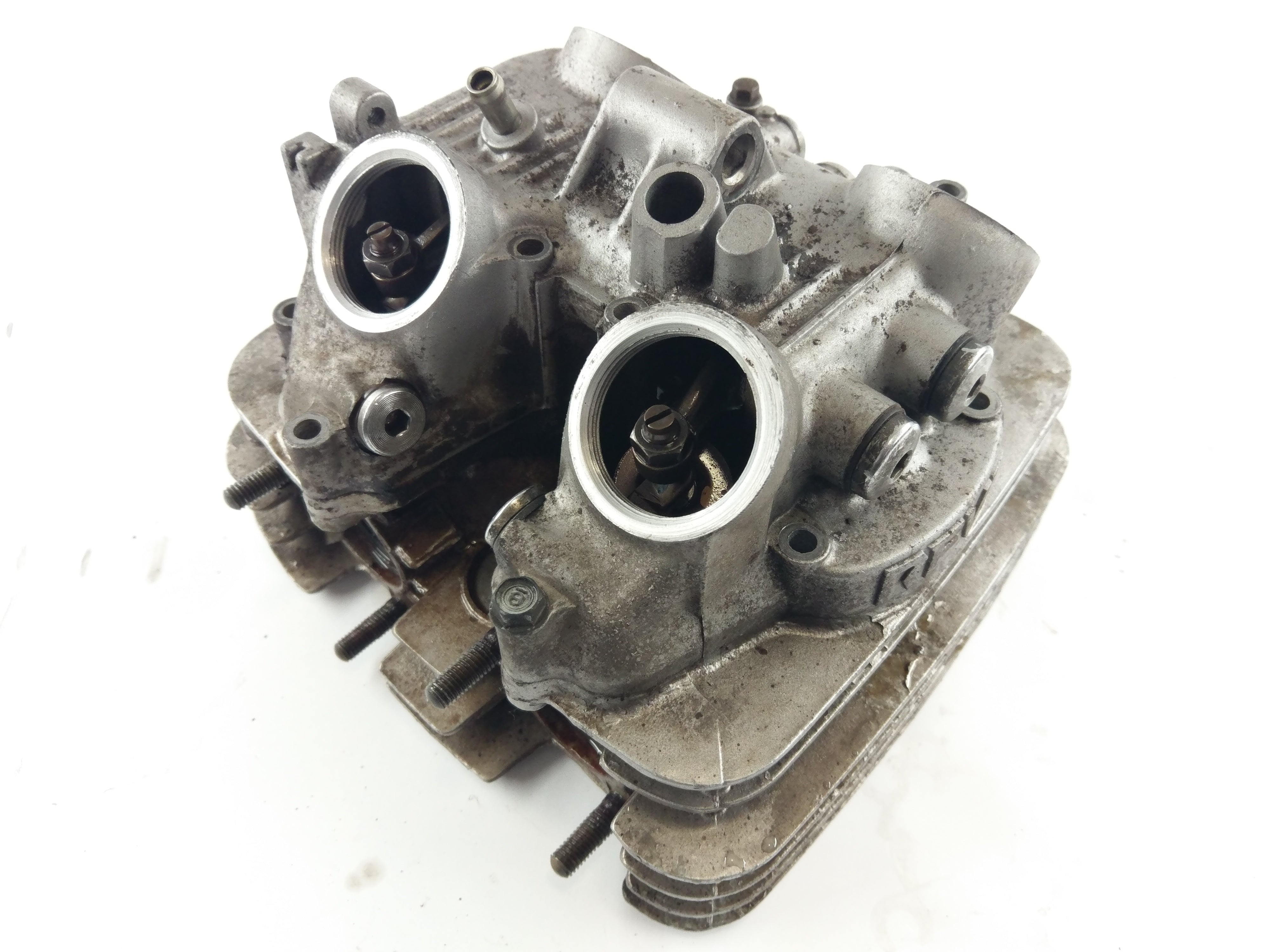 Honda NX 650 Dominator RD02 [1992] - Cylinder head