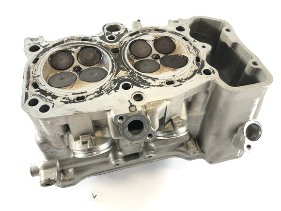 Honda VFR 800 RC46 [2005] - Cylinderhovedcylinder bagpå