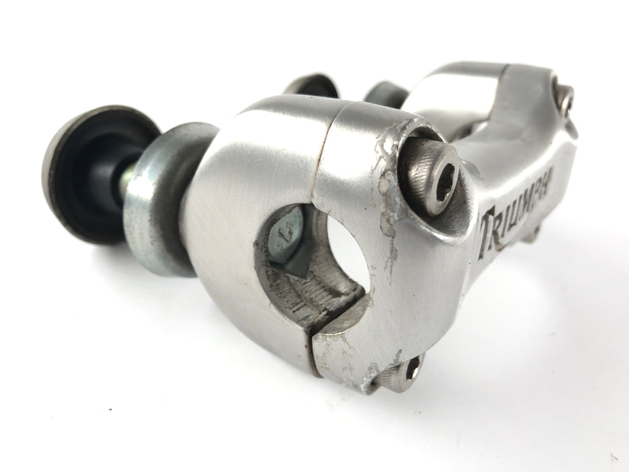 Triumph Bonneville 908MD [2001] - Riser handlebar mount