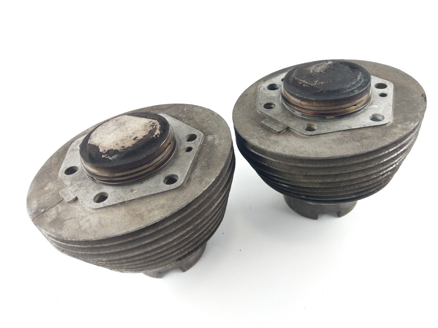 Moto Guzzi 850 -T3 VD [1979] - Cilindro con pareja de pistón a la izquierda