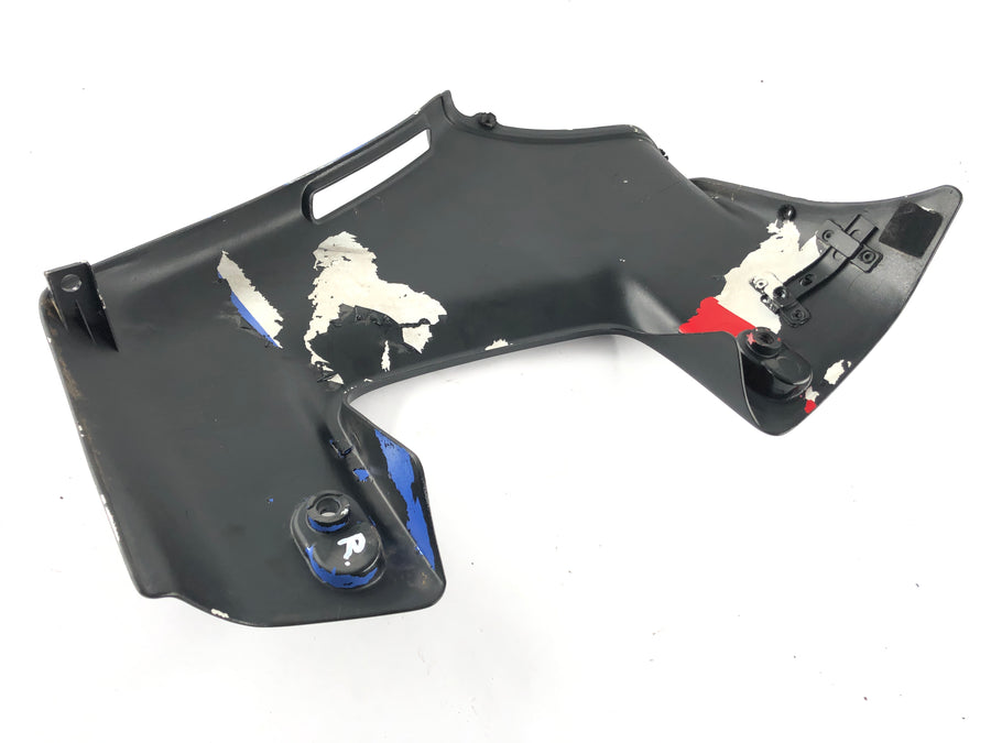 Honda XRV 750 Africa Twin RD04 [1993] - Kleed de kant van de zijde aan de rechter tankbekleding aan de rechterkant