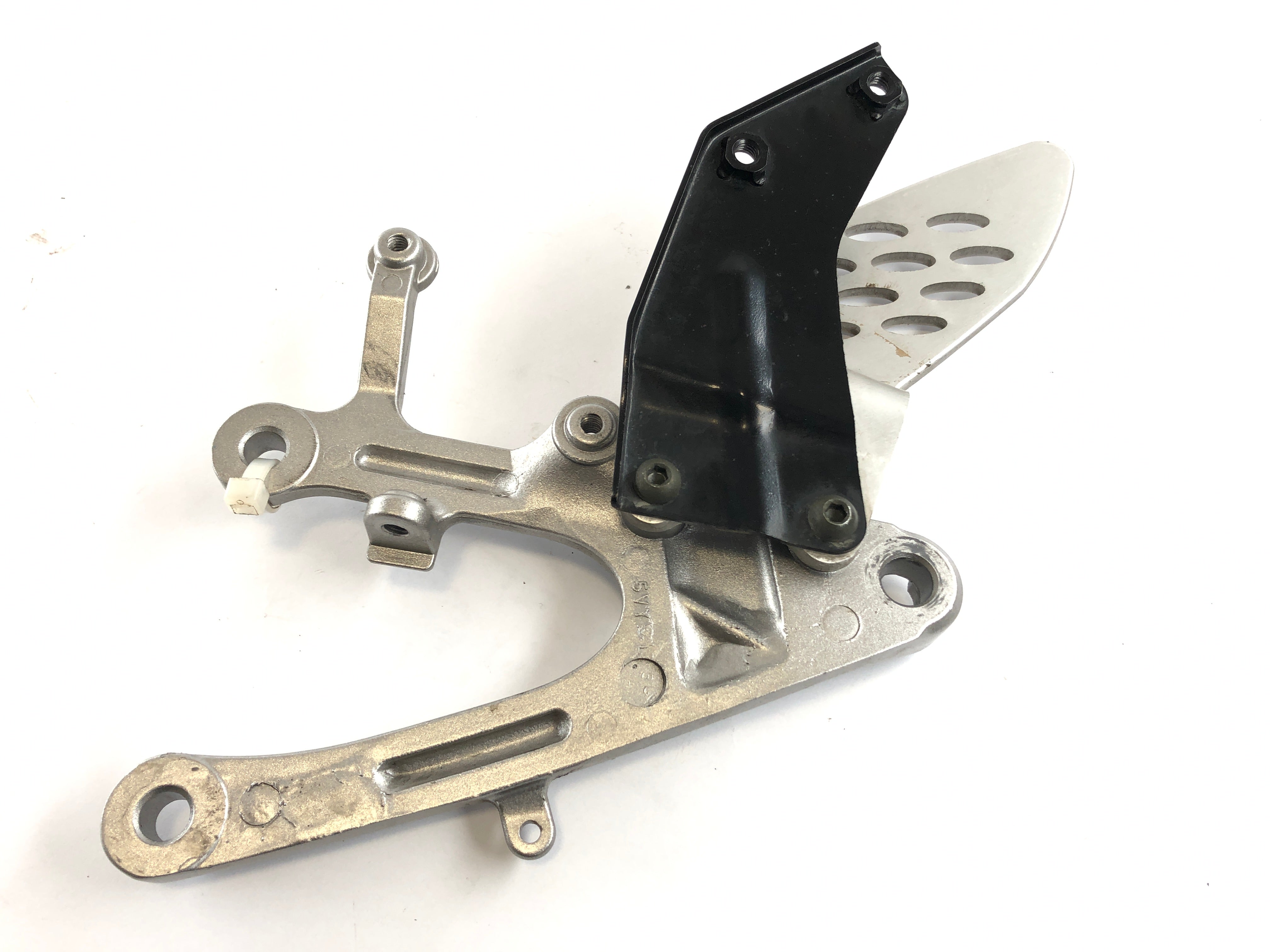 Yamaha YZF R1 RN12 [2005] - Footrest holder right