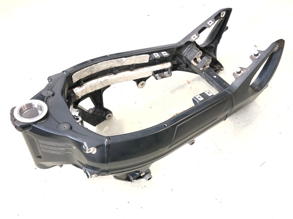 BMW F 800 ST [2006] - rám s papíry