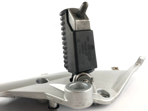 BMW R 1200 RT [2004] - Fodstøttebærer til højre