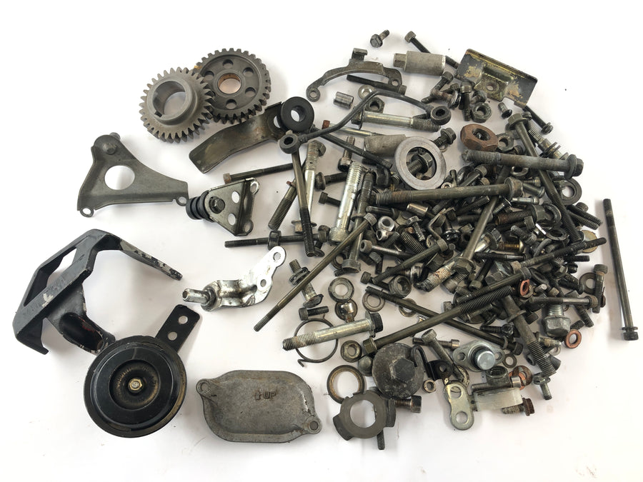 Yamaha TT 600 R DJ01 [2000] - šrouby a zbývající díly smíšené šarže